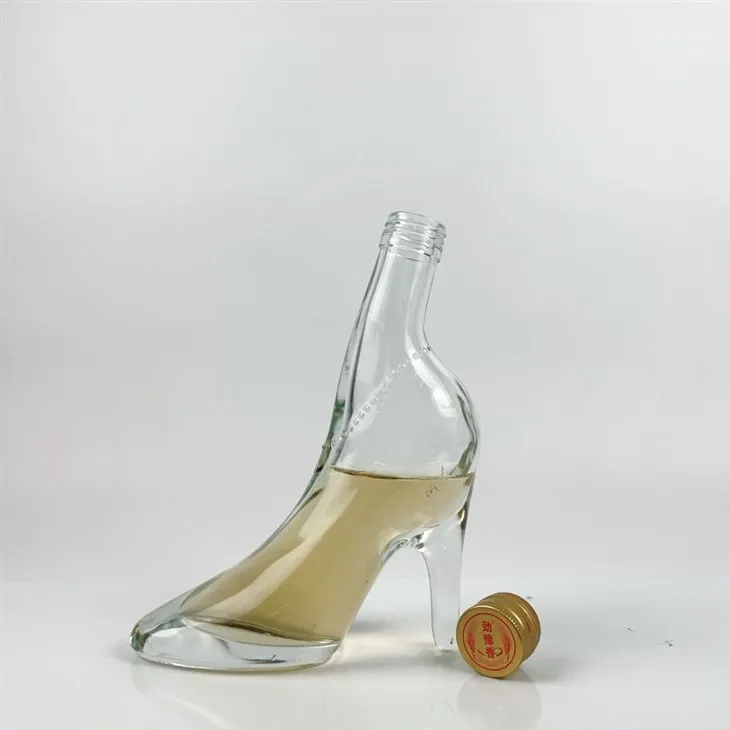 200 ml стъклена бутилка за алкохол във формата на високи токчета